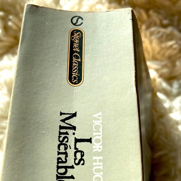 LES MISERABLES By VICTOR HUGO  BOOK Complete Unabridged Paperback Editio… - Picture 3 of 10